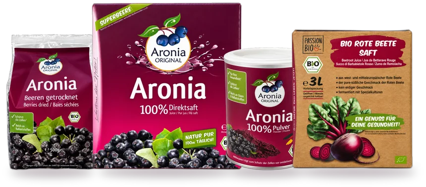 Staudeengens produkter: tørrede aroniabær, økologisk aroniasaft 3 liter, aroniapulver og økologisk rødbedesaft 3 liter